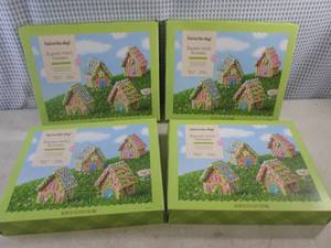 lot 332 image: (F-0) 4 Easter Mini Houses Cookie House Kits Past Date
