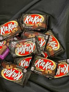 Kit Kat Dark bag