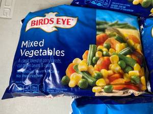 lot 49 image: Mixed Vegetables - 6 16Oz Bags Best by 12212022