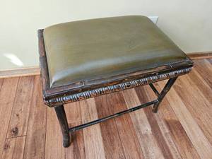 lot 26 image: Vintage Rattan Egg and Dart Ottoman Footstool