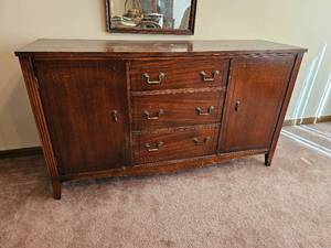 lot 119 image: Duncan Phyfe Style Sideboard Buffet