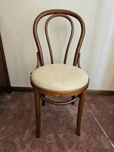 lot 122 image: Vintage Bentwood Bistro Chair