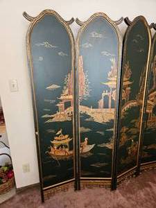 lot 82 image: 4 Panel Oriental Relief & Painted Screen Room Divider