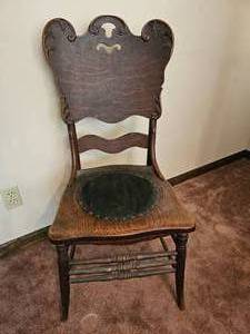 lot 154 image: Antique Carved Back Farmhouse Chair