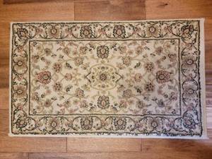 lot 196 image: Classic Maine Area Rug - Paige Collection - Rockland (Wheat)