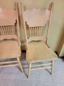 lot 36 image: Antique Pickled Carved Back Farmhouse Dining Chairs, set of 4