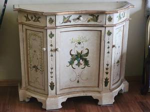 lot 34 image: Elegant Handpainted Entry Cabinet