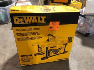 DEWALT 15 Amp Corded 8-14 in. Compact Portable Jobsite Tablesaw (Stand Not Included)  Customer Returns See Pictures