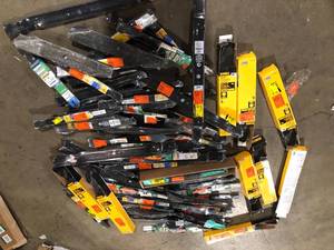 Lot of Assorted Lawn Mower Blades Various Sizes and Conditions  Customer Returns See Pictures