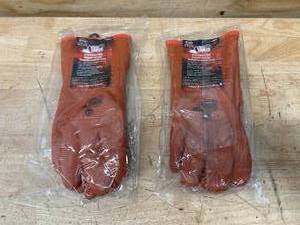lot 41 image: BOSS Lot of 2 Pairs of- 3600L Snow Shield Insulated Gloves