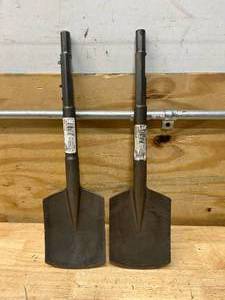 lot 26 image: MILWAUKEE Lot of 2-  4-12 in. x 16-34 in. Steel Clay Spade Chisel Masonry Bits