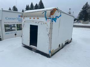 lot 5 image: Square Box Truck Box