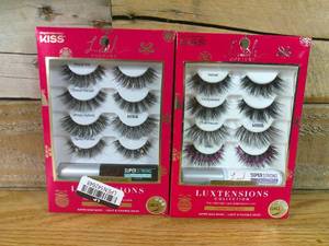 lot 110 image: Set of 2 Kiss Lash Extension Kit