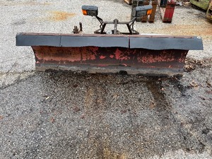 lot 4 image: Western 8ft Snowplow