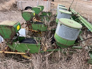 lot 7 image: John Deere 4 row Sweet Corn  Food Plot Planter
