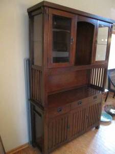 lot 5 image: Missionary Style Slatted Wood 2pc Display Hutch.