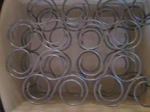 lot 7 image: Scrolling Metal 16-place Wine rack
