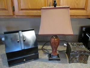 lot 11 image: Decorative wood and tin desktop grouping with lamp