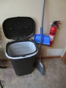 lot 89 image: Rubbermaid style Lidded garbage bin with broom and dustpan