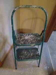lot 108 image: 2-rung metal framed folding step stool