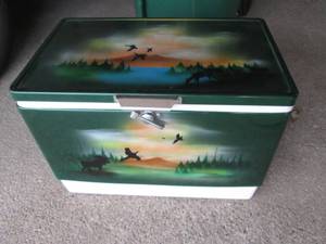 lot 109 image: Vintage decorative Coleman cooler...