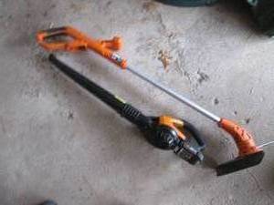 lot 113 image: Works Battery trimmer and blower, one battery and no charger
