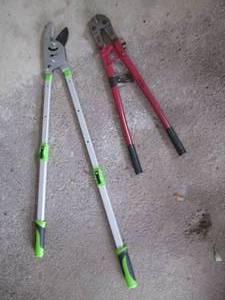 lot 121 image: Bolt cutter and pruning snips...