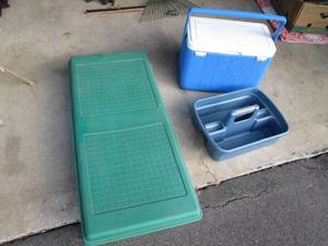 lot 139 image: Coleman cooler, caddy and long storage tote