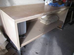 lot 217 image: 6 work table...