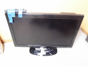lot 164 image: 32 flat-screen Sharp TV...