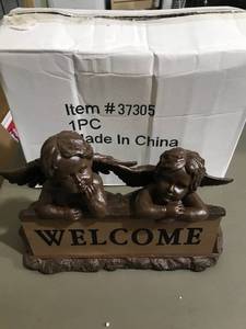 lot 17 image: Cherub Welcome Marker - New in box - resintin