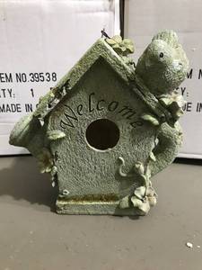 lot 38 image: Hanging Bird Houses x2 - New in box