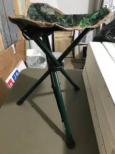 lot 63 image: 6 Portable Folding Chairs 19 tall - American Hunting Incorp.