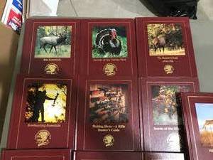 lot 77 image: 10 North American Hunting Club Books