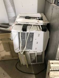 lot 85 image: 2 Window air conditioner units, 1 portable AC unit, 1 humidifier - all working