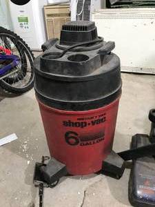 lot 87 image: 2 Vacuums - Shop Vac and Bissell