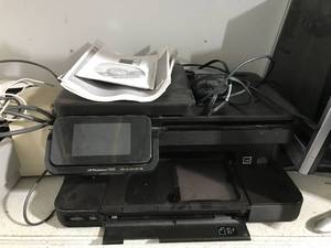 lot 100 image: 2 Printers - HP, 1 Monitor, 1 Vizio L13 Mini TV