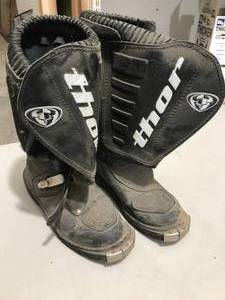 lot 113 image: Thor riding boots - size 3
