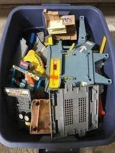 lot 135 image: Bin of Childrens Race Track
