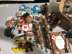 lot 152 image: Bin of Home Decor, Sports Decor and Home Interior Items