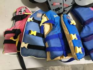 lot 160 image: 3 Youth Life Jackets & Football Shoulder Pads