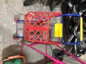 lot 161 image: Lot of Childrens Toys, Toy Shopping Cart, Toy Box, Bag of misc. toys and Lincoln Logs