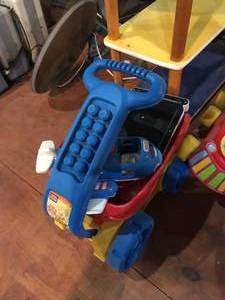 lot 209 image: Childrens Toys