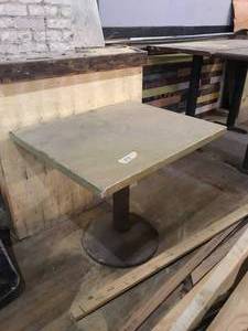 lot 213 image: Table 30x36