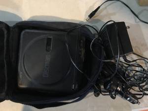 lot 250 image: Discman Portable CD Player