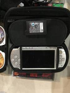 lot 254 image: Playstation PSP wGames
