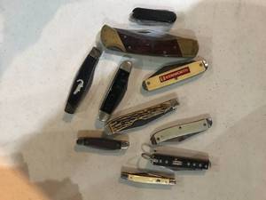 lot 255 image: Lot of Pocket Knives