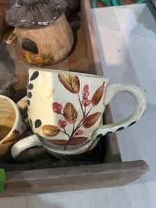 lot 258 image: Ceramic TeaCookie Jar Set
