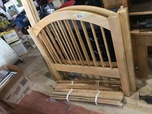 lot 276 image: Twin Bed wFrame