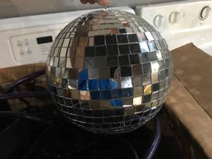 lot 331 image: Disco Ball and Lights